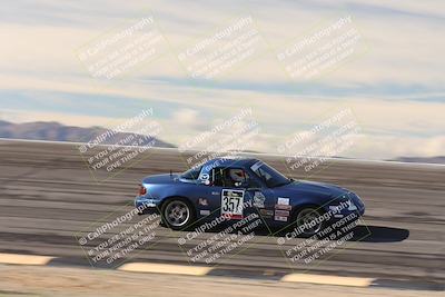 media/Jan-04-2026-SCCA SD (Sun) [[defc442887]]/4-Novice Group/Session 2 Bowl Speed Pans/